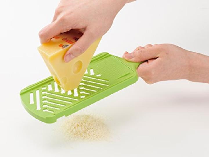 Actual product image Kyocera Slice&Grate slicer set, 6 pieces: 2 slicers, 1 grater with box