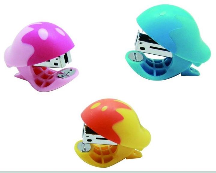 Immagine prodotto Keyroad Mini cucitrice + punti metallici, pinza fino a 20 fogli, confezionata in espositore, colori misti (20 lamelle)