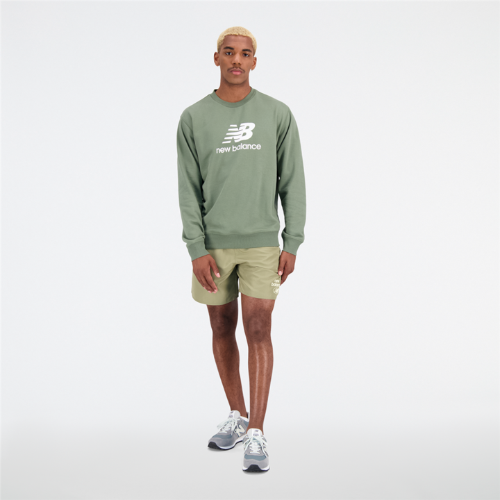 Produktbild New Balance Essentials Stacked Logo Crew (S)