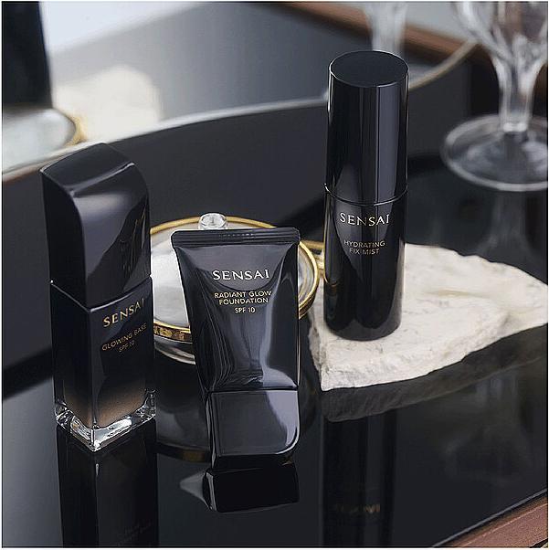 Produktbild Sensai Radiant Glow Foundation SPF10 (Hellbraun, RG204.5, Warm Beige)