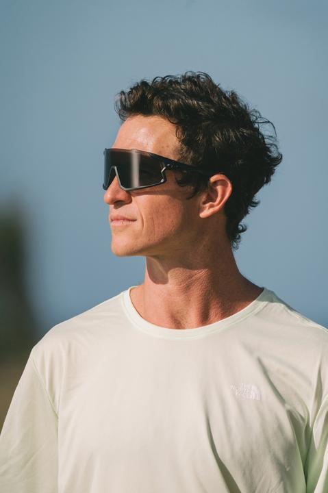 Produktbild Tifosi STASH Verdunkelungsbrille (3 Gläser 15,4 % Rauch, 41,4 % AC-Rot, 95,6 % klar) (PREMIERY: 15.0
