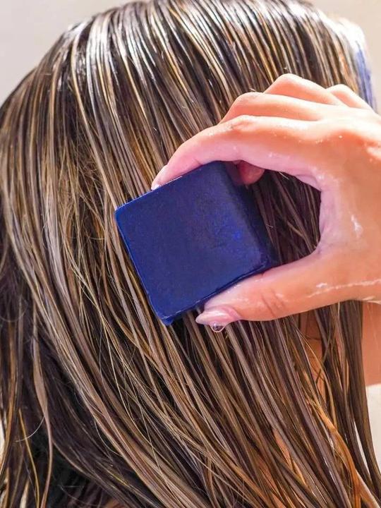 Actual product image Green Room Shampoo & Conditioner Set Color Correction Blue (Solid shampoo)