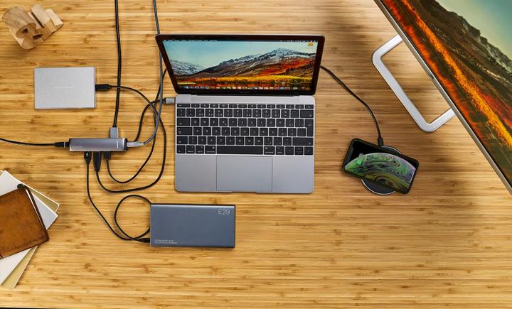 Immagine prodotto Epico 9915112100019 dock per laptop/replicatore di porte USB 3.2 Gen 1 (3.1 Gen 1) Type-C Nero, Argento (USB-C, 6 porte)