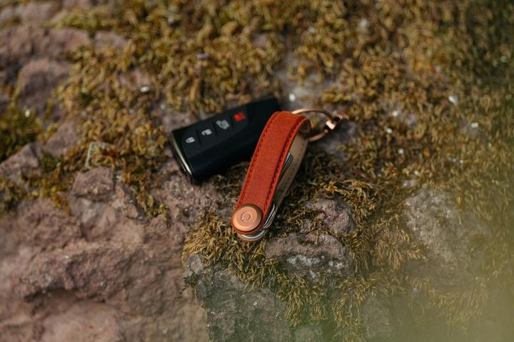 Image du produit Orbitkey Porte-clés en toile cirée - rouge brique