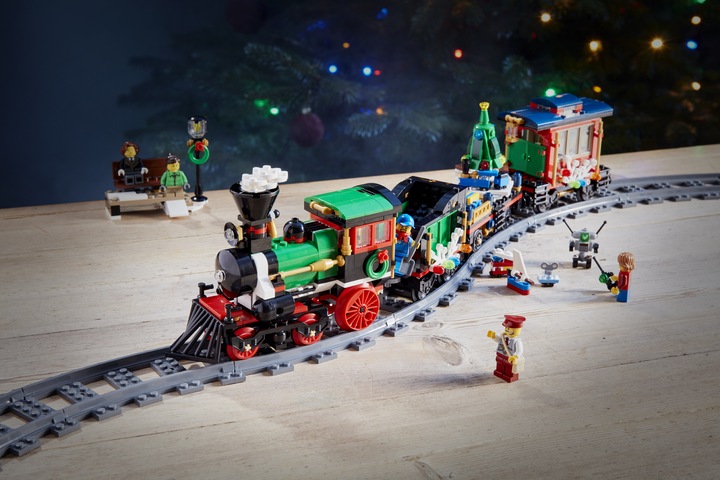 Actual product image LEGO Creator Festive Christmas Train (10254, LEGO Creator Expert)
