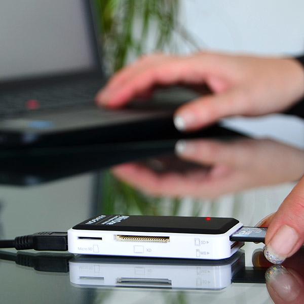 Actual product image Axagon CRE-X1 - CF - CF Type II - MMC - MMC Mobile - MMCmicro - MS Duo - MS PRO - Memory (USB 2.0)