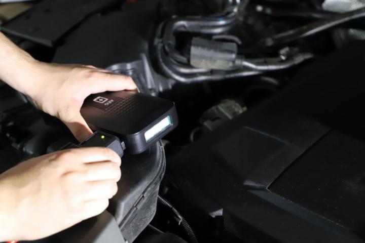 Actual product image AEG JS15 (1500 A, 4000 mAh)