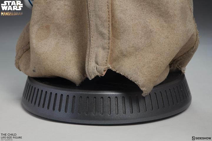 Actual product image Sideshow The Mandalorian: The Child