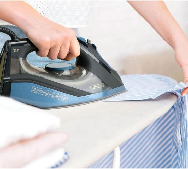 Actual product image Black & Decker Iron Black+Decker BXIR2801E (180 g/min)