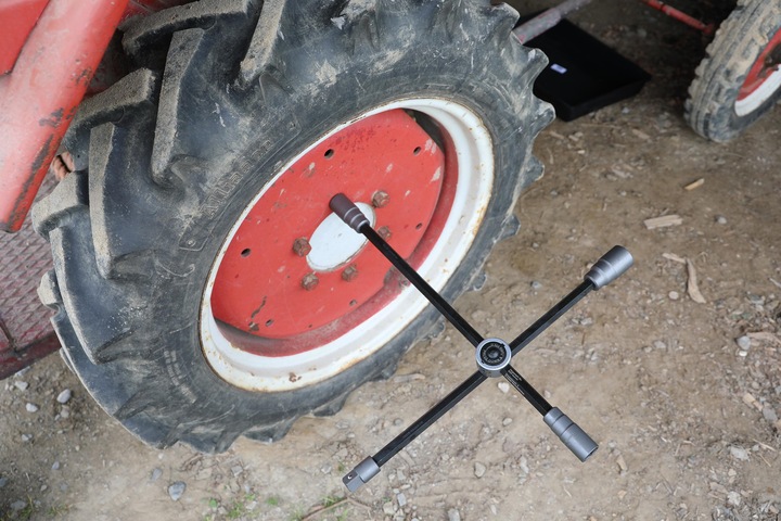 Immagine prodotto BGS Chiave croce x dadi ruote camion pieghevole quadrato 24 x 27 x 32 x 20 mm (3/4")