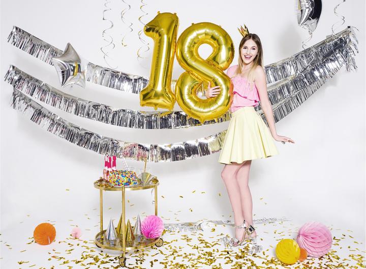 Actual product image Partydeco Party accessory crown Ø 5.5 cm, gold, 3 pieces