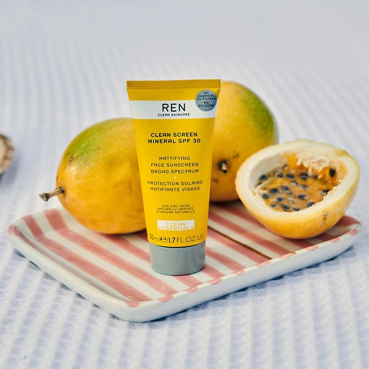 Actual product image Ren Clean Screen Mineral (Suntan cream, SPF 30, 50 ml, 50 g)