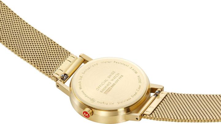 Actual product image Mondaine Classic - von der Natur inspiriert - Ip Gold (Analogue wristwatch, 36 mm)