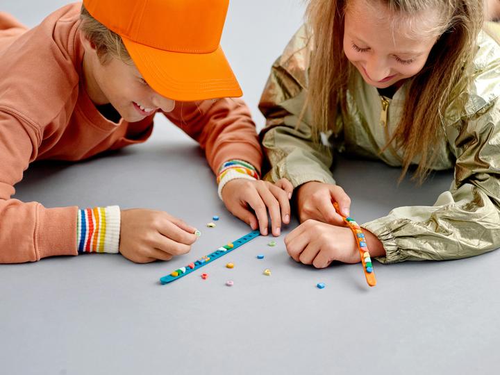 Produktbild LEGO Abenteuer Freundschaftsarmbänder (41918, LEGO Dots)