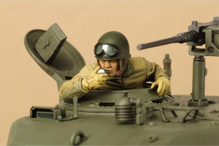 Produktbild Tamiya U.S. Medium Tank M4A3E8 Sherman Easy Eight