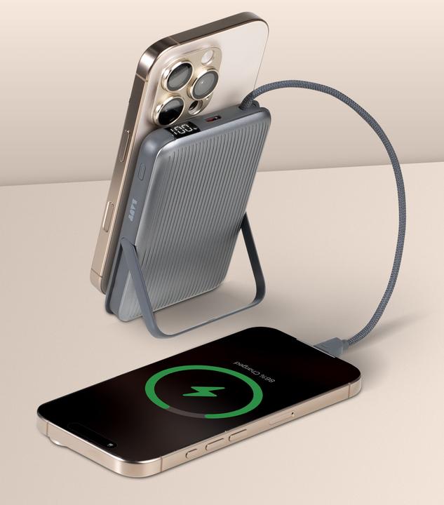 Actual product image Laut POWER CHARGE RISER+ Black Powerbank (10000 mAh, 22.50 W, 38.50 Wh)