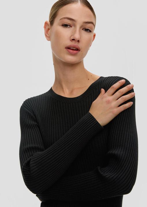 Image du produit s.Oliver Kleid Geripptes Strickkleid aus Viskosemix (46)