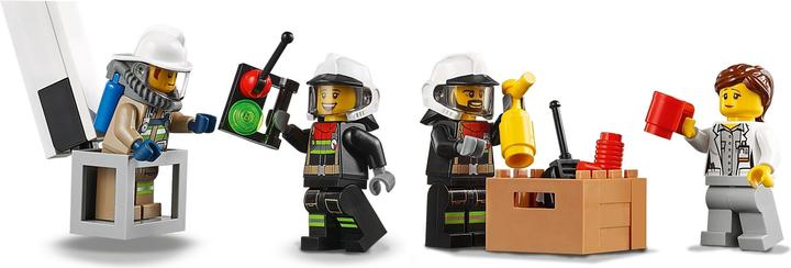 Actual product image LEGO Mobile fire brigade control centre (60282, LEGO City)