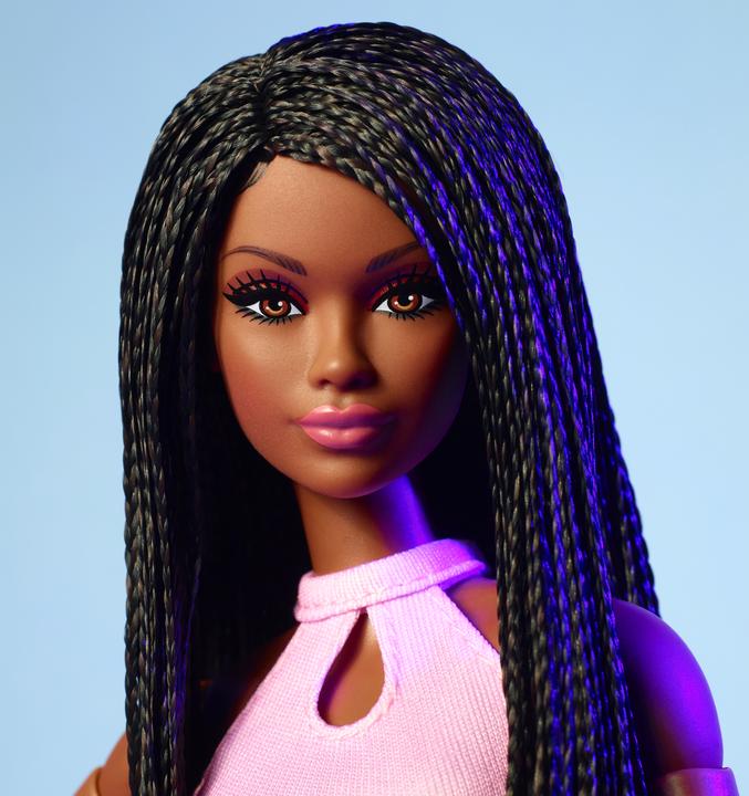 Image du produit Barbie Signature Looks 21 - Tall, Braids, Pink Skirt Outfit