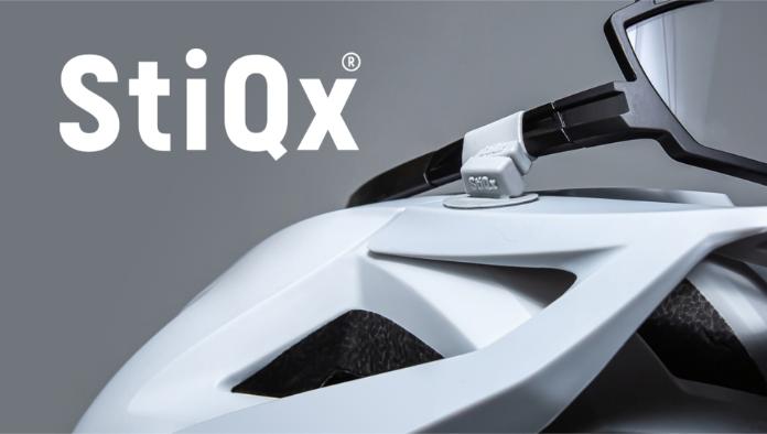 Produktbild StiQx Magnetische Brillenhalterung, grau, Grösse S (Bügelumfang 10-17mm)
