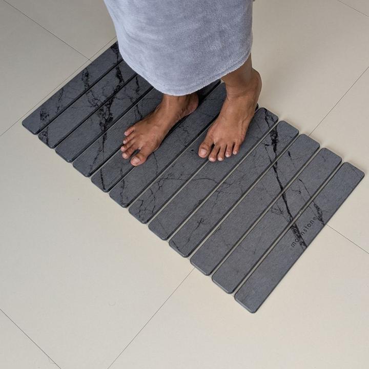 Actual product image Moonstone Badematte Melipa XL aschegrau aus Kieselgur (76 x 43 cm)