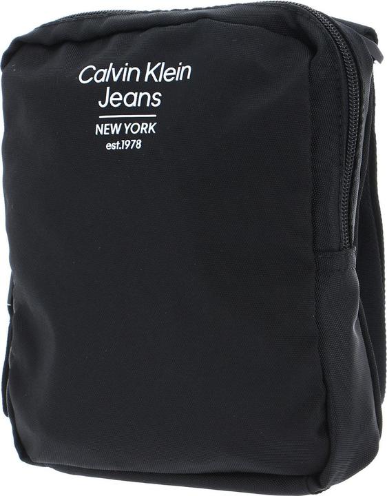 Produktbild Calvin Klein CKJ Sport Essentials Reporter 18 EST Black (100% Recyceltes Polyester)
