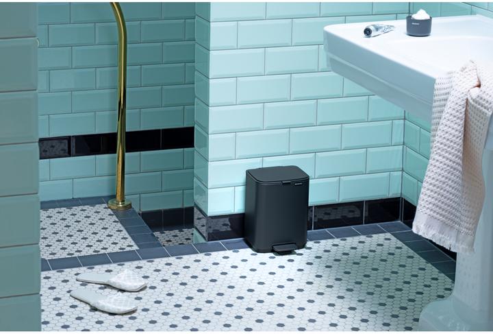 Produktbild Brabantia Bo Pedal Bin 4L - Mineral Infinite Grey (4 l)