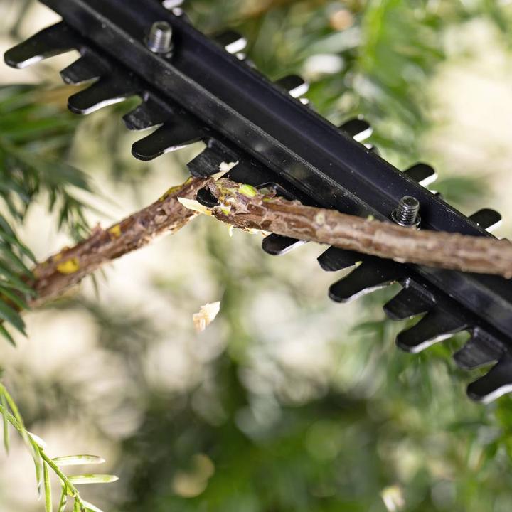 Produktbild Bosch Home & Garden EasyHedgeCut 18V-44-11 (Akkubetrieb)