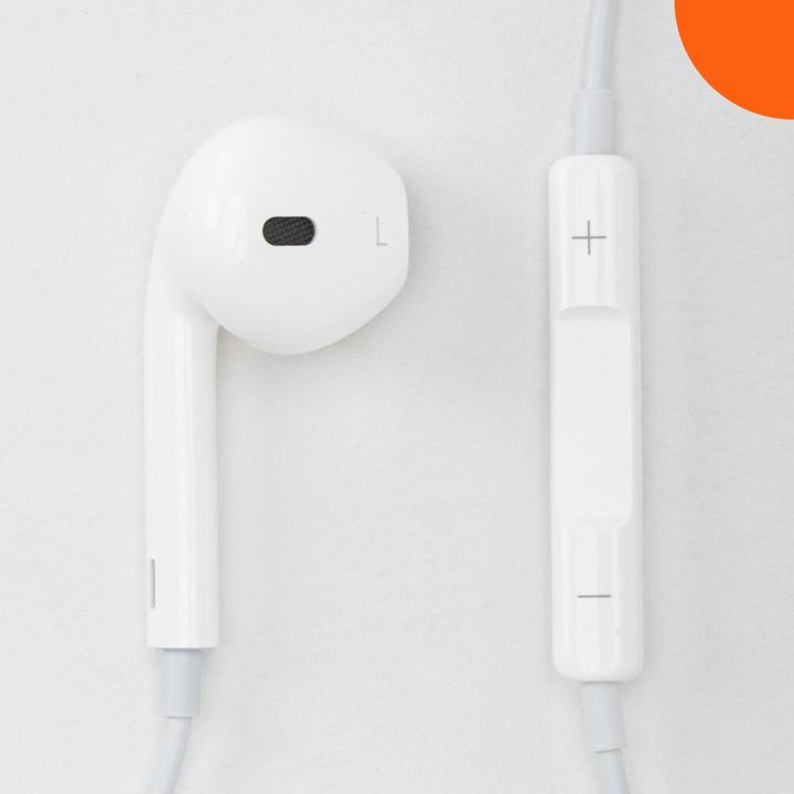 Actual product image - EarPods (Lightning Anschluss) (No noise cancellation, Cable)