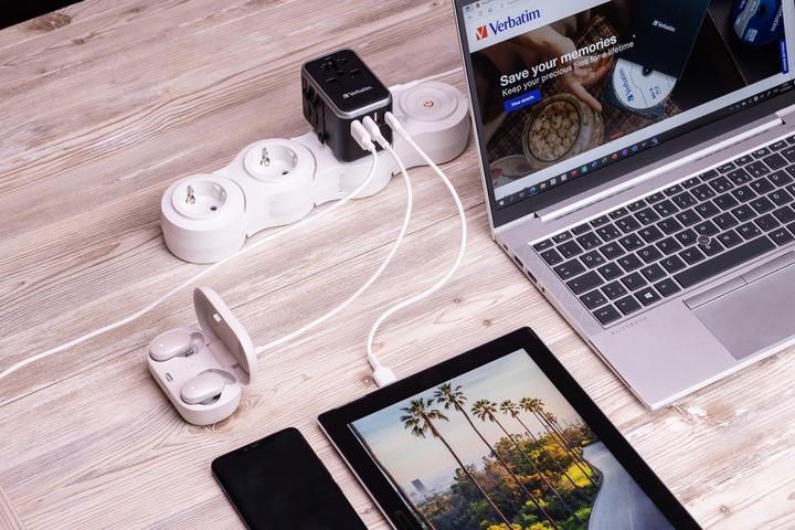Actual product image Verbatim Universal Travel Adapter