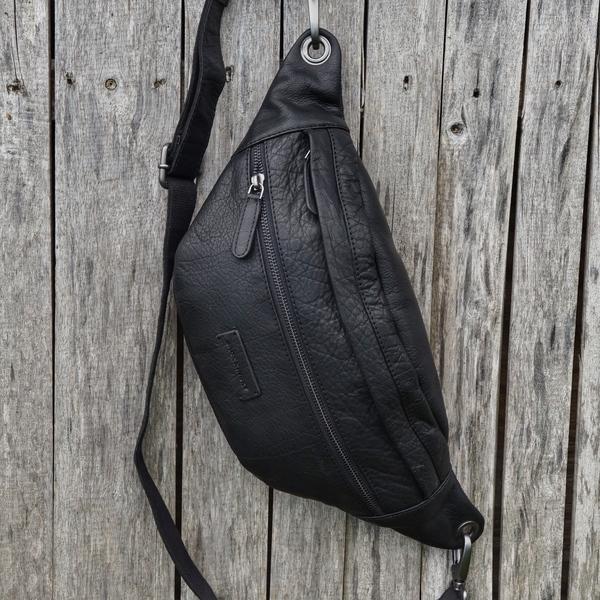 Actual product image Jack kinsky Porto Gürteltasche Leder 30 cm