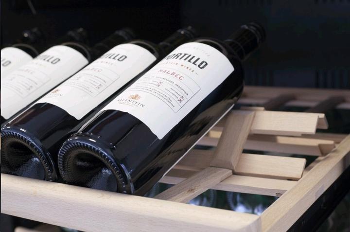 Actual product image Caso WineChef Pro 180