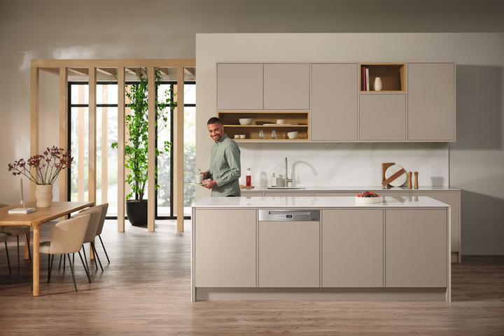Actual product image Miele Dishwasher 12649260 Stainless steel CleanSteel