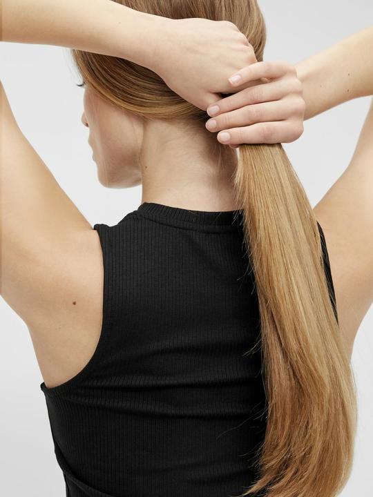 Actual product image Object Round neck top without sleeves (L)