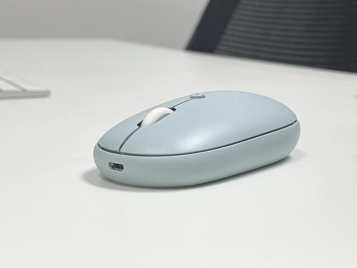 Actual product image Macally Bttopbat (Wireless)