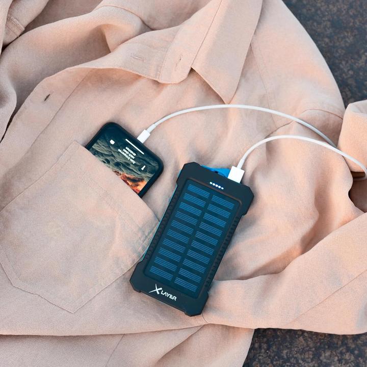 Produktbild Xlayer Powerbank PLUS Solar Black/Blue 8000mAh (8000 mAh, 5 W, 29.60 Wh)