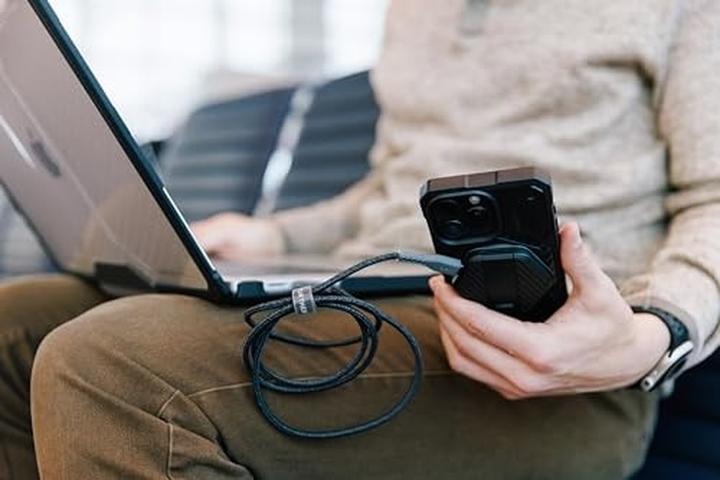 Image du produit UAG Pad et support de chargement sans fil (15 W)