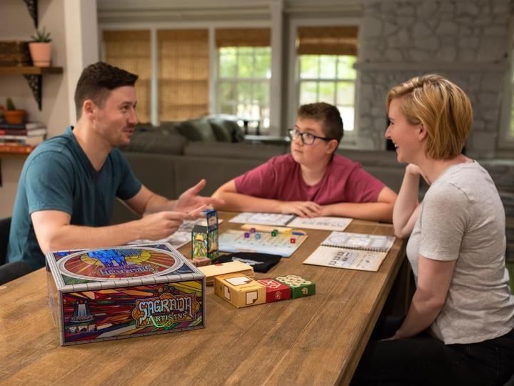 Produktbild Floodgate Games - Sagrada Artisans - Brettspiel - Englisch (FGG -SAR) (Englisch)