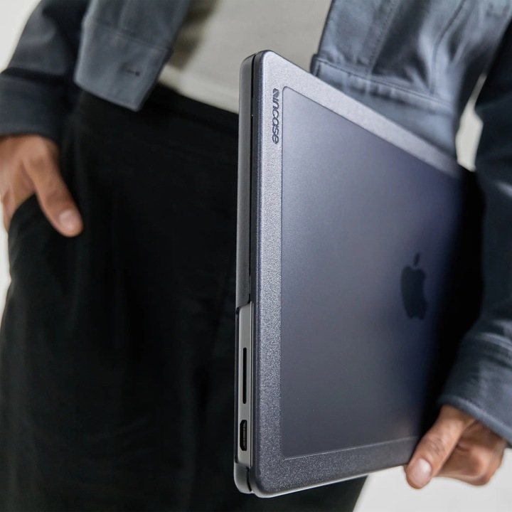 Immagine prodotto Incase Hard Shell Case (14", Apple)