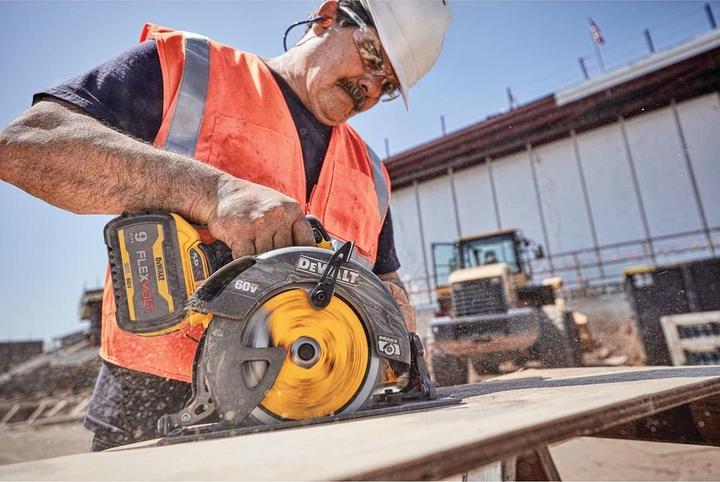 Actual product image DeWalt DCS 578