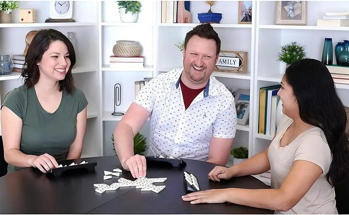 Actual product image Goliath Toys Triominos Classic (English, French, German, Italian, 1 - 4 Players)