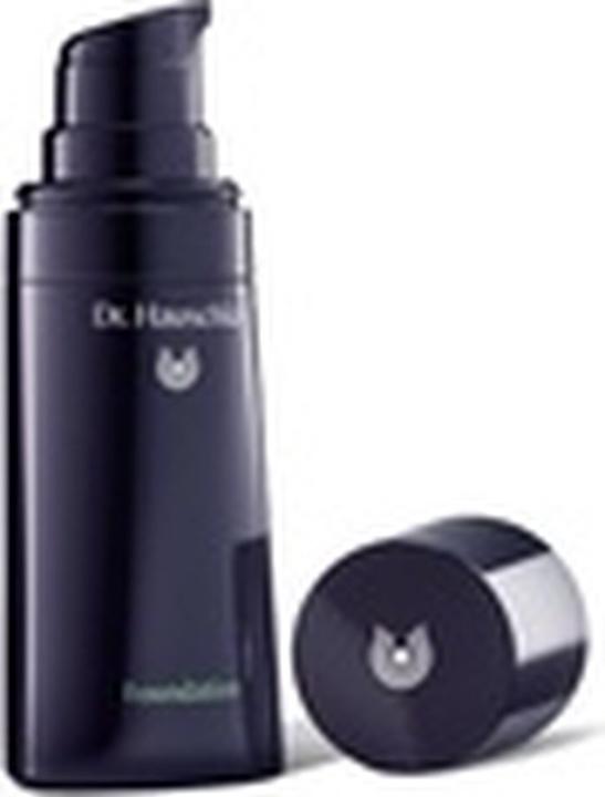 Actual product image Dr. Hauschka Foundation 002 pine 30 ml (002 Pine)