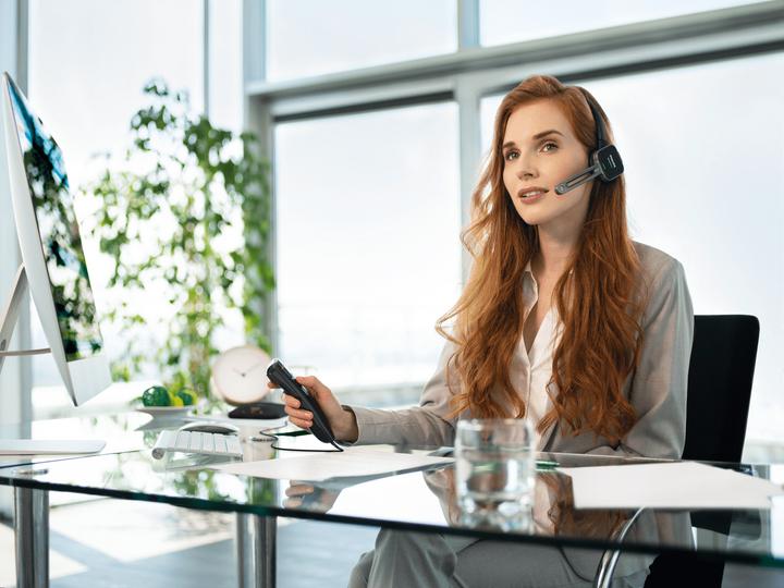 Produktbild Philips SpeechOne Diktier-Headset (drahtlos) mit Fernbedienung (PSM6500)