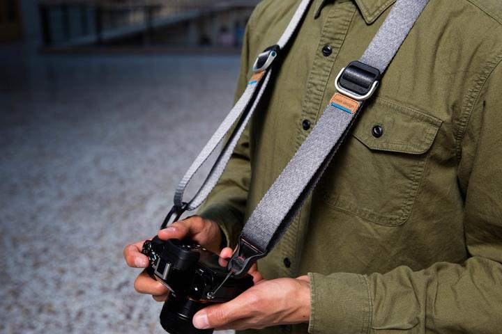 Actual product image Peak Design slide lite (Wrist strap, Neck belt, Shoulder strap)