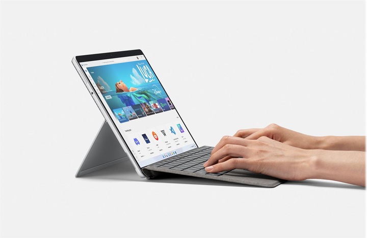 Immagine prodotto Microsoft Surface Pro Signature Keyboard con Slim Pen 2 (CH)