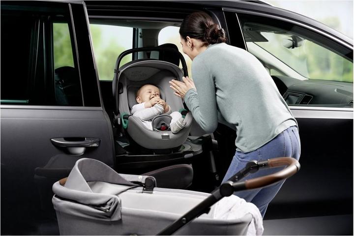 Produktbild Britax Römer Baby Safe Isense (Babyschale, ECE R129/i-Size Norm)