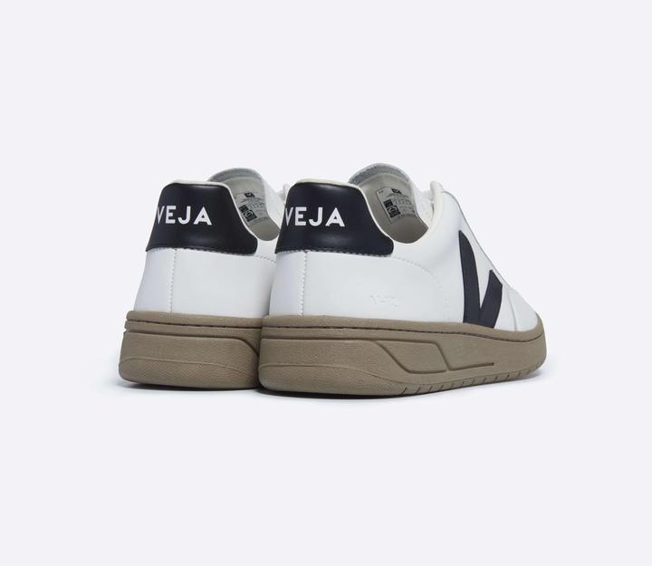 Actual product image Veja V-12 (45)