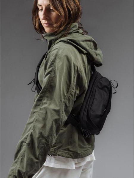 Actual product image Moment Balance Sling 7L Black (7 l)