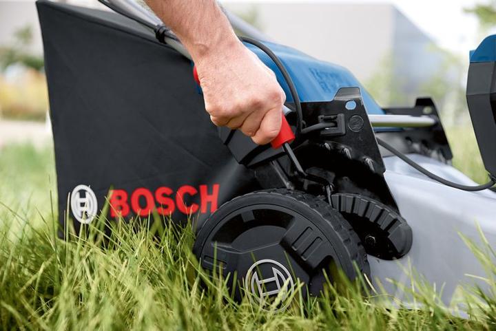Actual product image Bosch Professional Cordless lawn mower (Rechargeable battery operated)