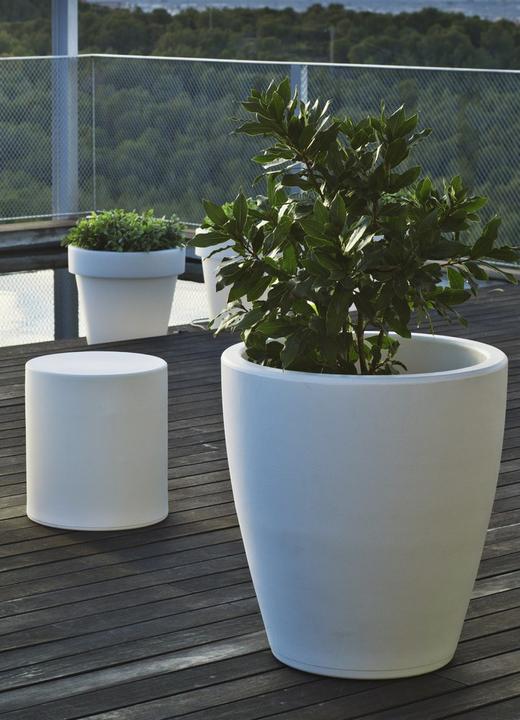Actual product image Newgarden VIOLETA 30 plant pot round ø30x33cm white 13L with water reservoir outside
